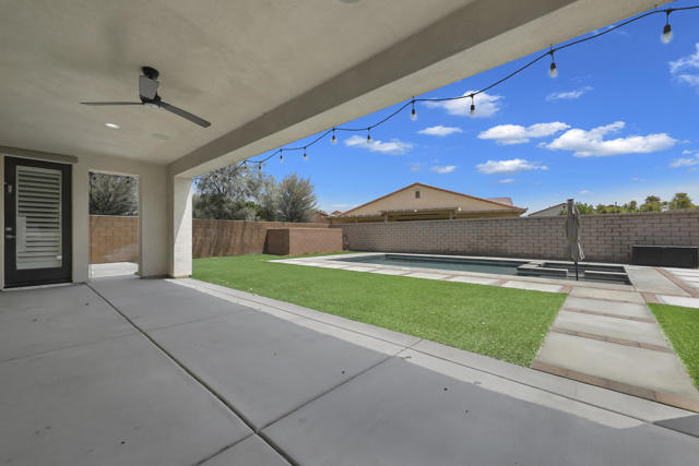 40632 Firenze Court, Indio CA: https://media.crmls.org/mediaz/fa884afd-7511-40f4-b30f-d8c829314414.jpg