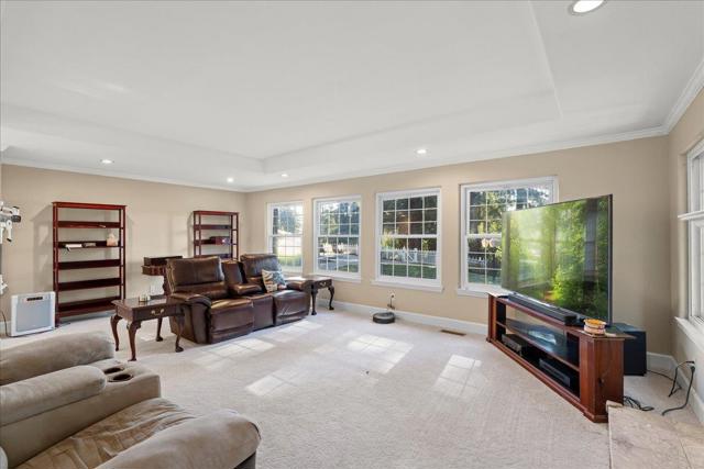 17 Bella Vista Lane, Gilroy CA: https://media.crmls.org/mediaz/fa8922a4-c509-42f4-996c-352732052025.jpg
