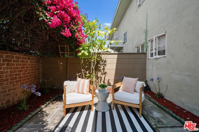 5443 1/2 Village, Los Angeles CA: https://media.crmls.org/mediaz/fa897a66-f1d9-44a9-8555-da6500ee2ef5.jpg