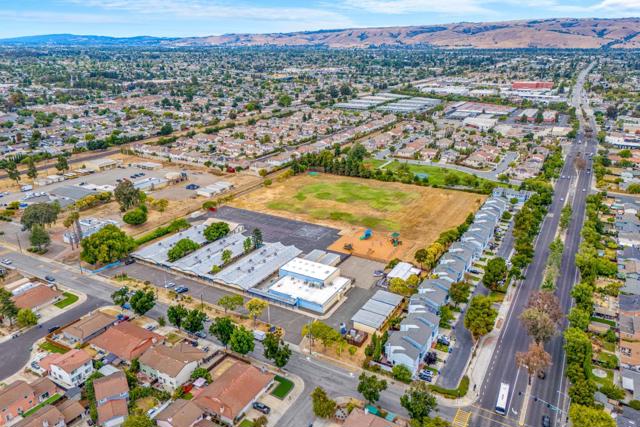 6084 Amador Place, Newark CA: https://media.crmls.org/mediaz/fa89a3e4-e0f9-41d1-ad37-52d0f0cbc1b7.jpg
