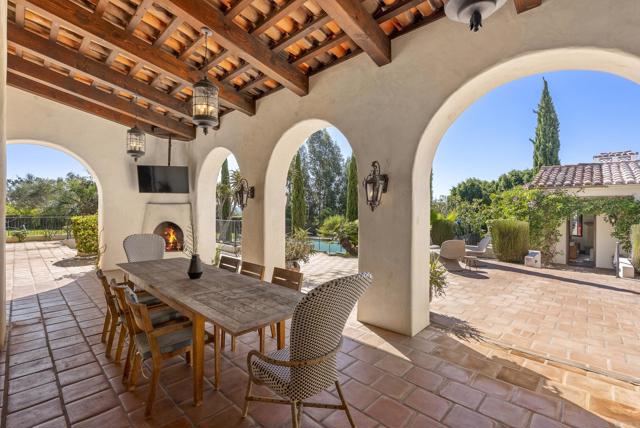 Detail Gallery Image 27 of 31 For 16636 El Zorro Vista, Rancho Santa Fe,  CA 92067 - 5 Beds | 5/4 Baths