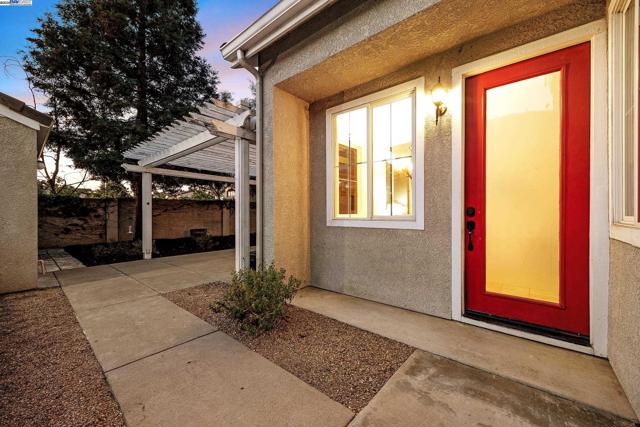 6424 Altamar Cir., Livermore CA: https://media.crmls.org/mediaz/fa8a065a-ca42-425b-942f-a48b2b860253.jpg