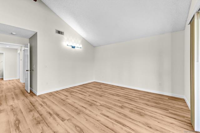 1412 Timber Gln, Escondido CA: https://media.crmls.org/mediaz/fa8abdca-942f-45ed-8a59-f3999241b3b3.jpg