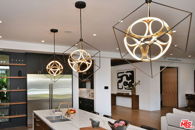 4544 Woodley Avenue, Encino CA: https://media.crmls.org/mediaz/fa8b1e37-921b-4a0b-b216-47458223435c.jpg