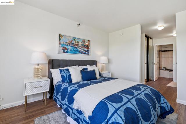 1205 Melville Sq, Richmond CA: https://media.crmls.org/mediaz/fa8b6c0a-af6e-436c-b722-81c815118831.jpg