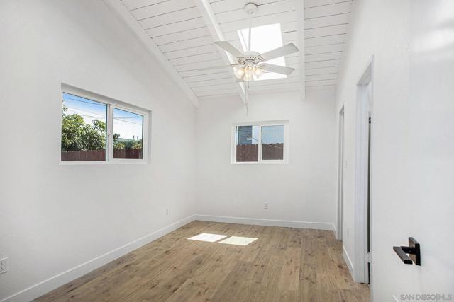 634 Spruce Ave, Imperial Beach CA: https://media.crmls.org/mediaz/fa8bdfbe-6972-42bd-9af3-05a4b8e8cd00.jpg