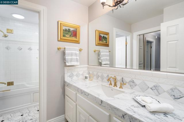 131 Shoshone Court, Danville CA: https://media.crmls.org/mediaz/fa8c32ba-b4f5-4fce-a5b5-7657d2bc65a0.jpg