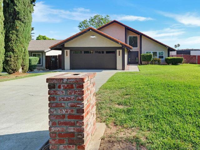 995 Bluecrest St, Corona CA: https://media.crmls.org/mediaz/fa8c80b1-606b-4c8b-a855-085d5527fc30.jpg