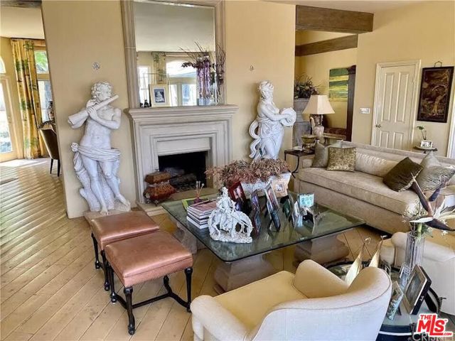 17941 KAREN Drive photo 4