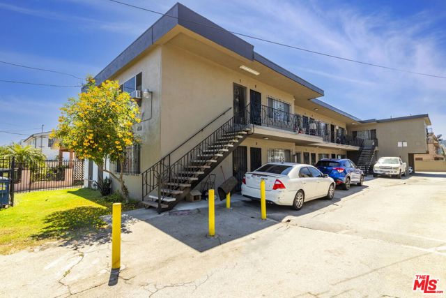 820 -824 W 95th Street, Los Angeles CA: https://media.crmls.org/mediaz/fa8d6323-85f2-4d41-9b0b-b0a0967f4464.jpg