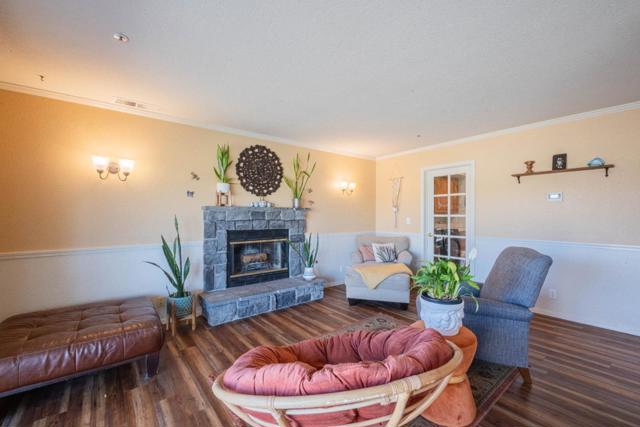 148 Greenbriar Way, Salinas CA: https://media.crmls.org/mediaz/fa8d6c83-2cf2-40b3-befc-ebe6d4785d0f.jpg