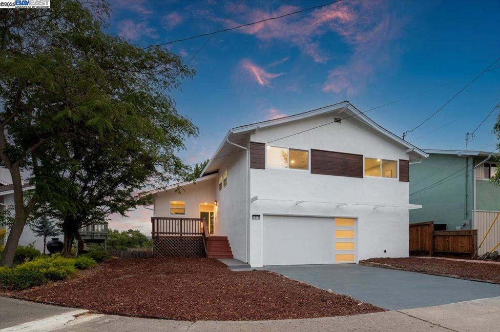 5277 Winifred Dr