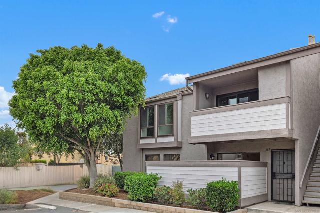 9120 GRAMERCY DR, San Diego CA: https://media.crmls.org/mediaz/fa8ed157-c8ee-4303-a240-59bc2462c048.jpg