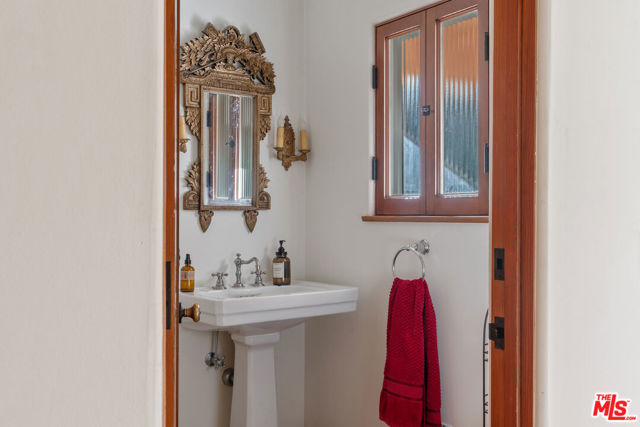 221 S Beverly Glen Boulevard, Los Angeles CA: https://media.crmls.org/mediaz/fa8f2160-74ea-4297-b785-c5c96c4aa798.jpg