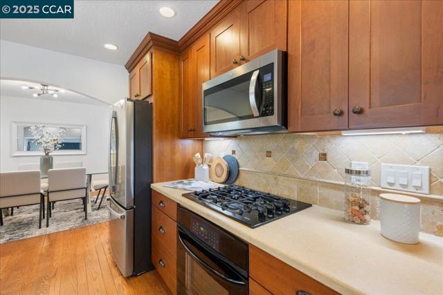 2551 Toltec Cir, San Ramon CA: https://media.crmls.org/mediaz/fa8fd026-2ff9-4a04-b318-9446835ec0cb.jpg