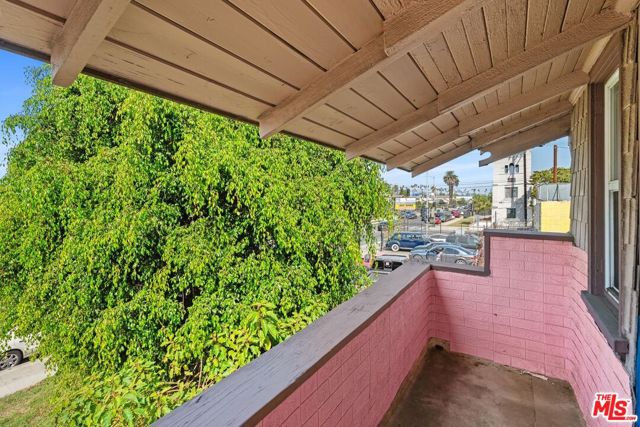 4812 Arlington Avenue, Los Angeles CA: https://media.crmls.org/mediaz/fa8febeb-3a22-441e-9361-0fcfd6efd9c4.jpg