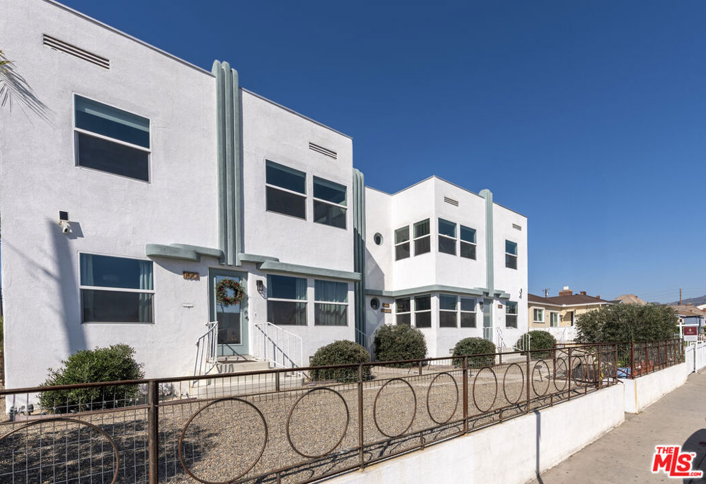1005 N Alexandria Avenue