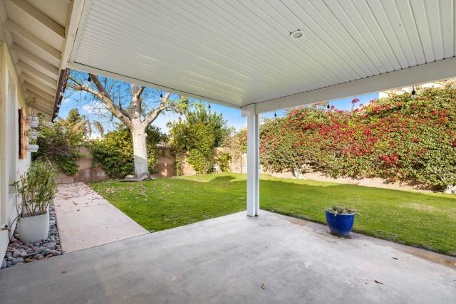 44260 Villeta Drive, La Quinta CA: https://media.crmls.org/mediaz/fa90c475-d0b8-40e9-b0b2-9aee02526ec8.jpg