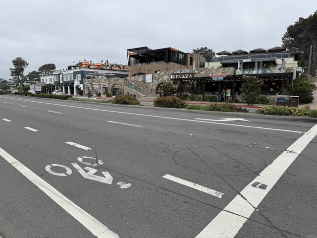 155 15Th Street, Del Mar CA: https://media.crmls.org/mediaz/fa90e4a0-eff8-431c-a4e5-b64cbf23f56c.jpg