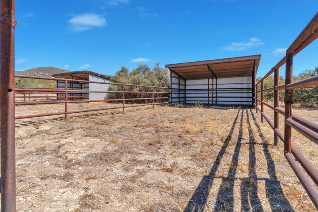 37625 Cruces Dr, Drive, Warner Springs CA: https://media.crmls.org/mediaz/fa910039-2a16-46eb-8958-16e76acc07a6.jpg