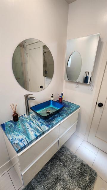 5855 Ithaca Place, San Diego CA: https://media.crmls.org/mediaz/fa917c5b-530a-4a30-aef8-d709ae9c0854.jpg