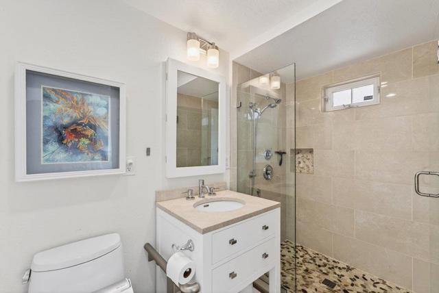 619 Beach Drive, Aptos CA: https://media.crmls.org/mediaz/fa91d2c6-3f91-44c5-ac0f-0a55951559af.jpg