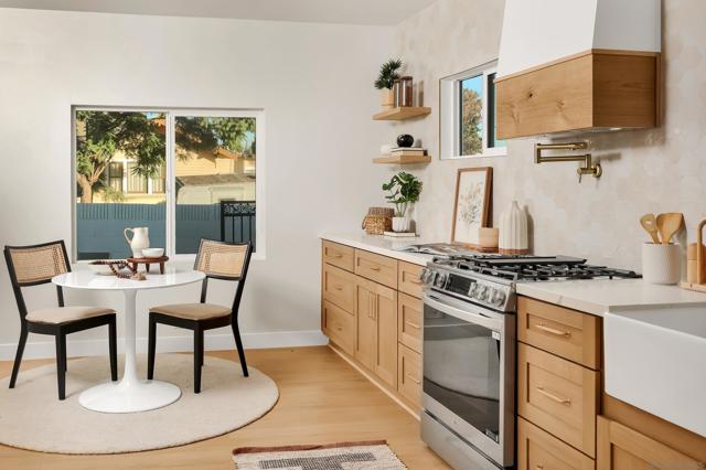 1900 W 41St St, Los Angeles CA: https://media.crmls.org/mediaz/fa91eee1-5021-4e04-8b83-23a12f263b8a.jpg