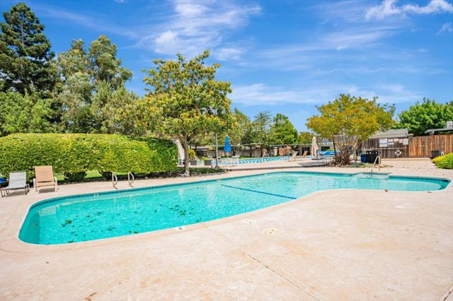 3090 Woods Circle, Davis CA: https://media.crmls.org/mediaz/fa92cb9c-d72e-439e-8874-ca80f01245dd.jpg