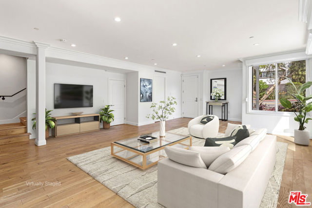 1283 Havenhurst Drive, West Hollywood CA: https://media.crmls.org/mediaz/fa9332c2-0592-4bb6-b525-b10a06bdc548.jpg