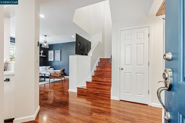 10630 Roys Hill Ln, Dublin CA: https://media.crmls.org/mediaz/fa93407d-f1a3-4ae8-8b8e-5ed7056c8b96.jpg