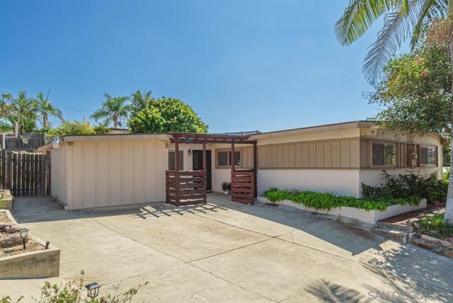 5393 Mary Fellows Avenue, La Mesa CA: https://media.crmls.org/mediaz/fa939985-ee29-4022-9af4-e905a01b7d87.jpg