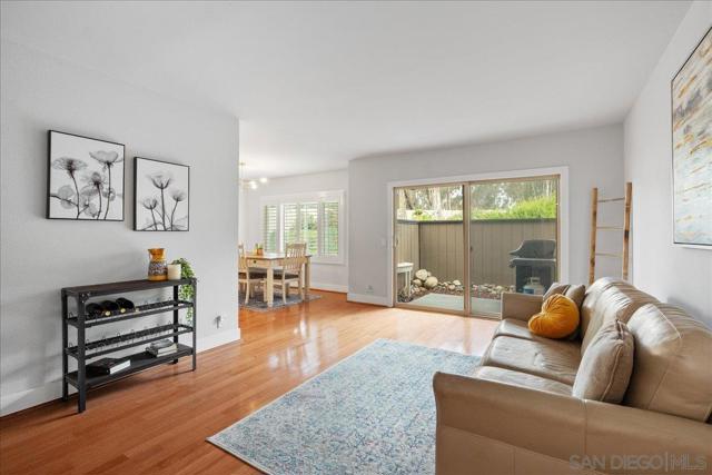 10212 Caminito Pitaya, San Diego CA: https://media.crmls.org/mediaz/fa93a2fb-022a-414d-8cb3-d5f6b142ed7a.jpg