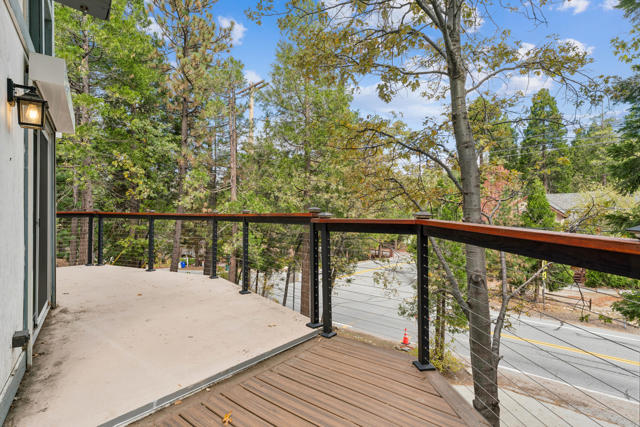 27157 Peninsula Drive, Lake Arrowhead, CA 92352