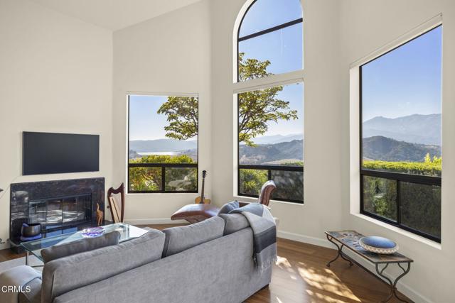 10920 Ventura Avenue, Oak View CA: https://media.crmls.org/mediaz/fa9495f4-e9aa-42bc-bec6-489b43042445.jpg