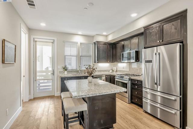 123 Branta Cmn, Fremont CA: https://media.crmls.org/mediaz/fa94dc60-08e1-44bd-a61f-ffa81e8cd60c.jpg