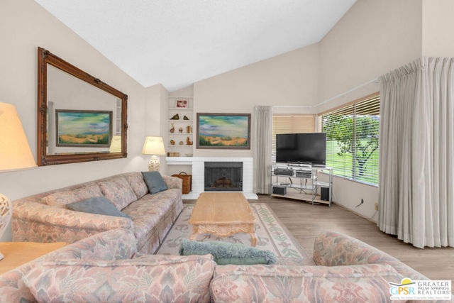 73283 Phoebe Court, Palm Desert CA: https://media.crmls.org/mediaz/fa95142b-775b-4eba-aaf8-976d324d9ffd.jpg