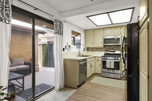 Detail Gallery Image 13 of 45 For 1832 Topaz Ave, Ventura,  CA 93004 - 2 Beds | 2/1 Baths