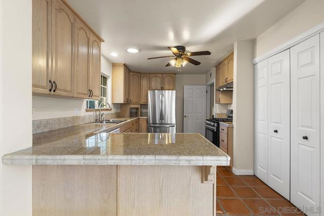 13430 Sagewood Drive, Poway CA: https://media.crmls.org/mediaz/fa964fc4-99e8-4808-8002-a7a11deec79d.jpg