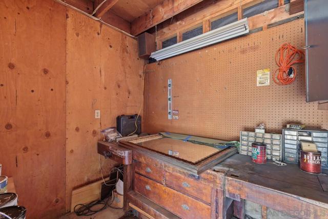 13046 Paseo del Verano, San Diego CA: https://media.crmls.org/mediaz/fa968b1a-5478-4afe-aa03-b975a5eb4334.jpg