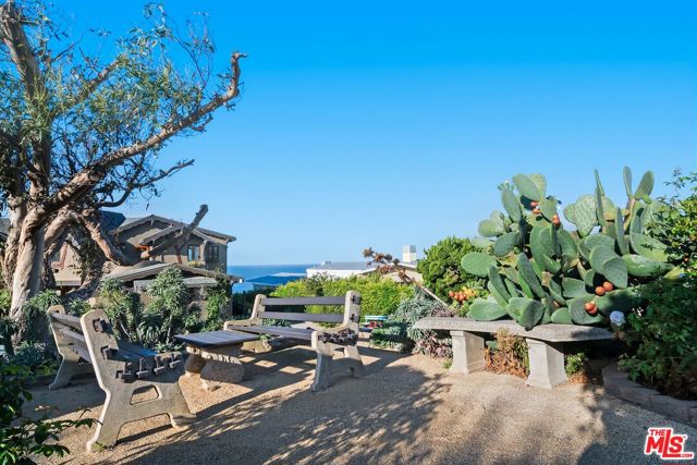 7007 Birdview Avenue, Malibu CA: https://media.crmls.org/mediaz/fa968b53-c6db-4e82-b1e1-9d7008abf4af.jpg