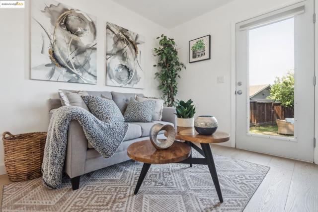 22882 Upland Way, Hayward CA: https://media.crmls.org/mediaz/fa97a286-dcf7-4fbd-8bae-f839c078b1ac.jpg