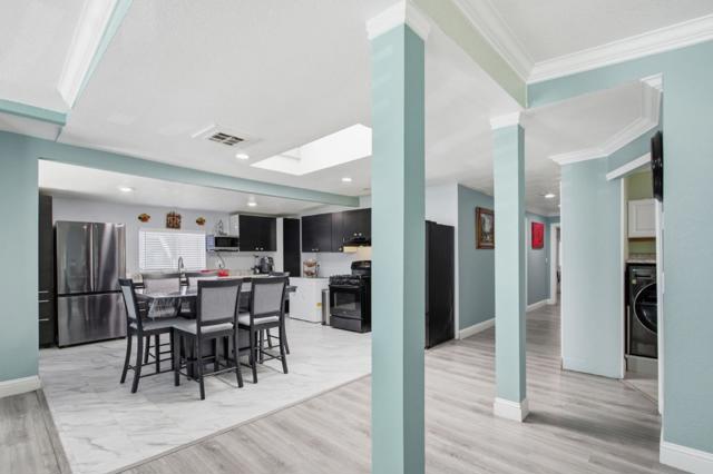 260 Chateau La Salle, San Jose CA: https://media.crmls.org/mediaz/fa983318-5787-4525-88c8-6dbe83c08a24.jpg