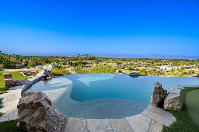 9 Nebulae Way, Rancho Mirage CA: https://media.crmls.org/mediaz/fa983dd1-bdc2-4927-9a65-fb70b8f57df5.jpg