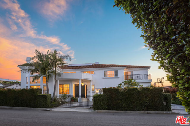 1957 Linda Flora Drive, Los Angeles CA: https://media.crmls.org/mediaz/fa98d4c2-033d-456b-82a8-f06d41f31e61.jpg