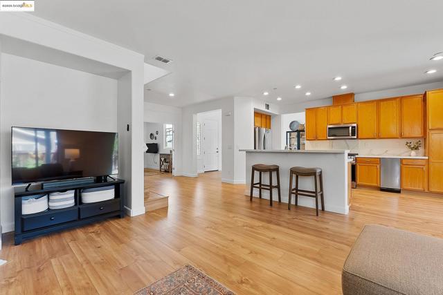917 Sawyer Way, Brentwood CA: https://media.crmls.org/mediaz/fa99229a-c704-4b15-a29d-0aa92b7ca8f6.jpg