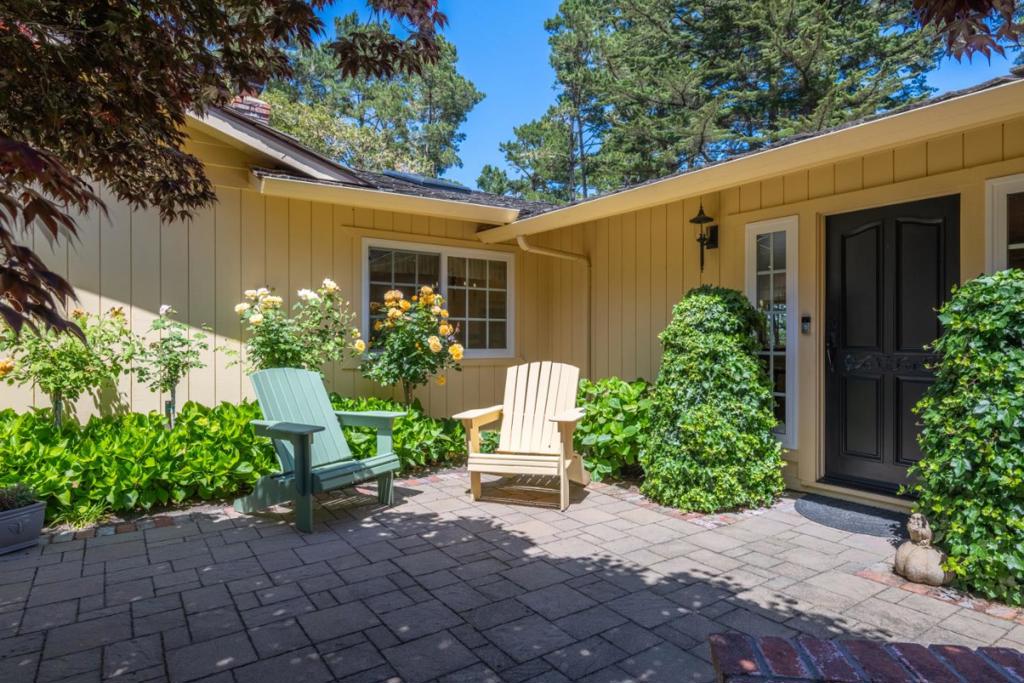 5 Wyndemere Vale