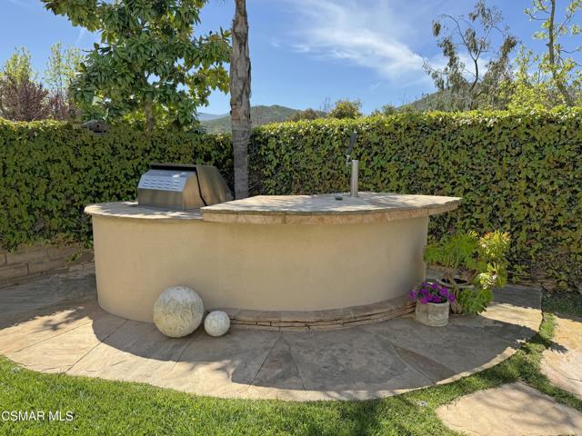 4950 Via Aurora, Newbury Park CA: https://media.crmls.org/mediaz/fa99c5be-b0eb-4686-b208-5ec2dfc1c4a4.jpg