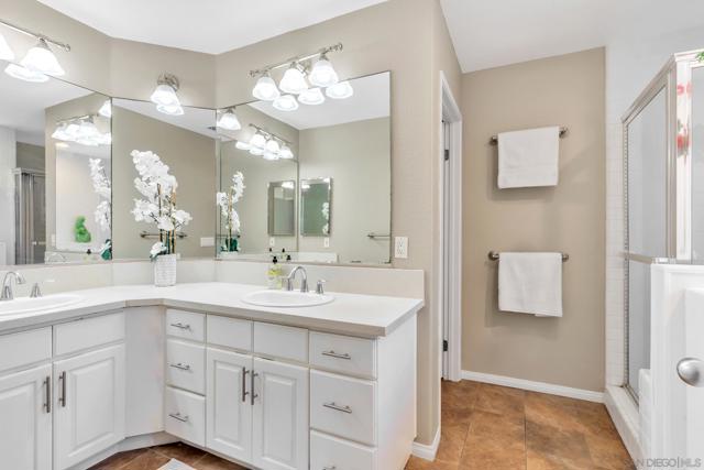 1362 Seacoast Dr, Imperial Beach CA: https://media.crmls.org/mediaz/fa99d4d2-c478-4fe0-88d5-4b3501df8df4.jpg