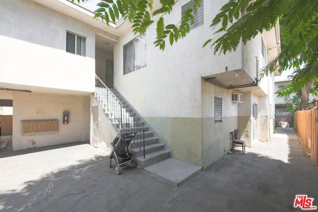 6626 Darby Avenue photo 4