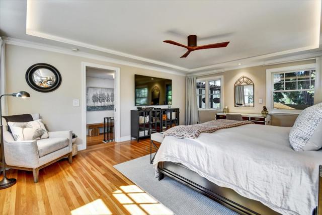 901 Laurel, San Mateo CA: https://media.crmls.org/mediaz/fa9a9db8-fbe4-47f8-b34e-b3afbbaf9acd.jpg